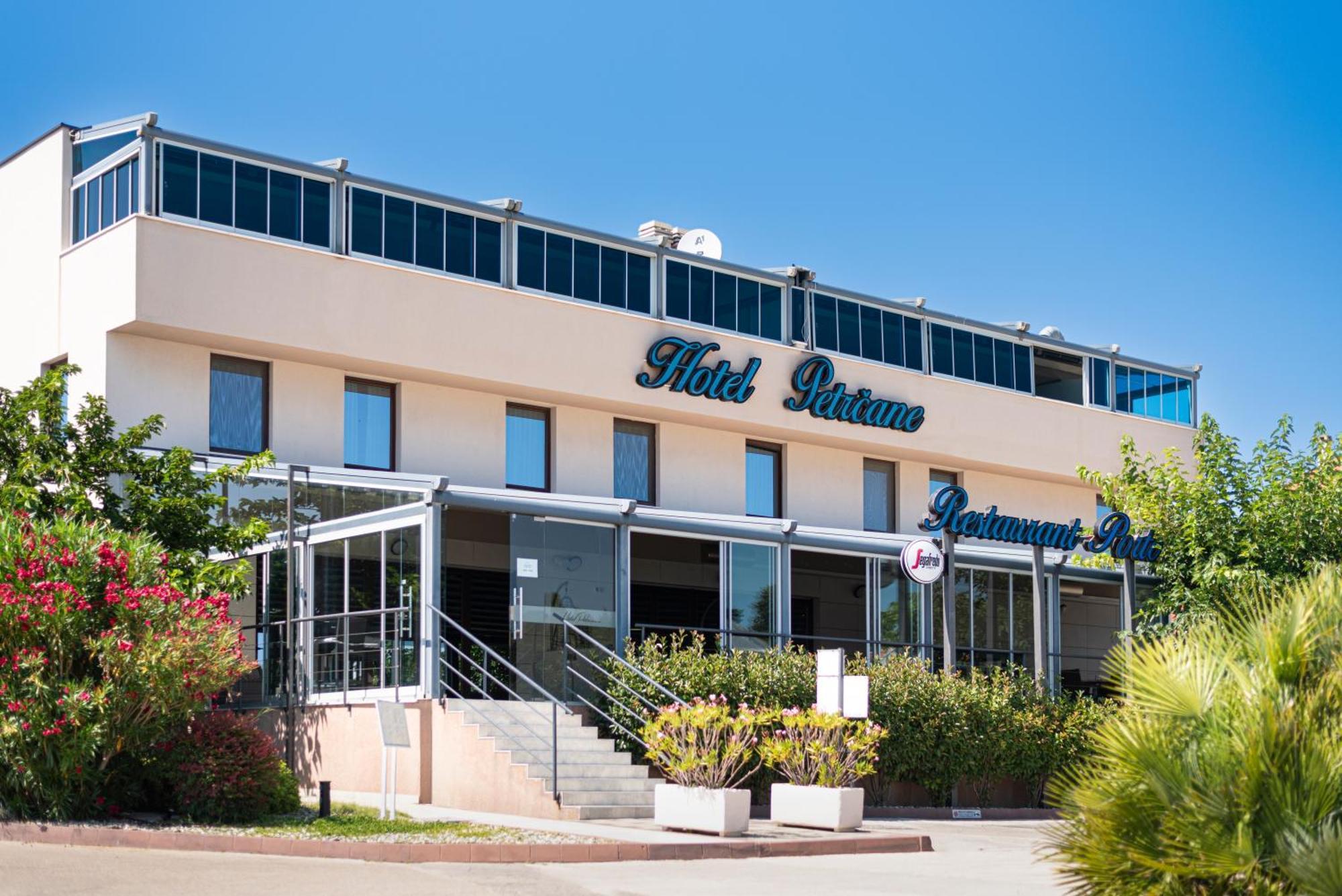 Hotel Petrcane Εξωτερικό φωτογραφία