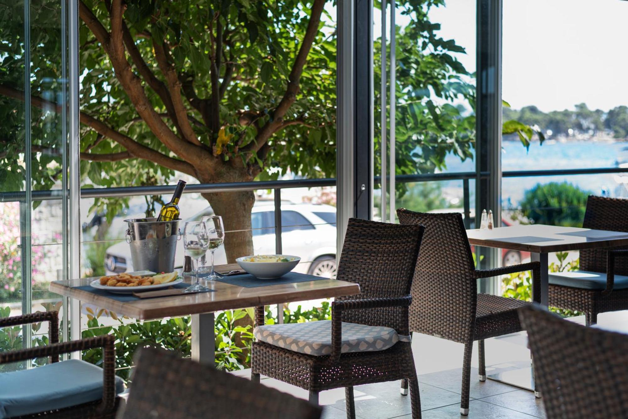 Hotel Petrcane Εξωτερικό φωτογραφία